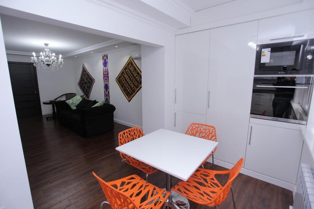 Overlooking Registan Square Luxury 2 Bedrooms Apartment Samarcanda Exterior foto