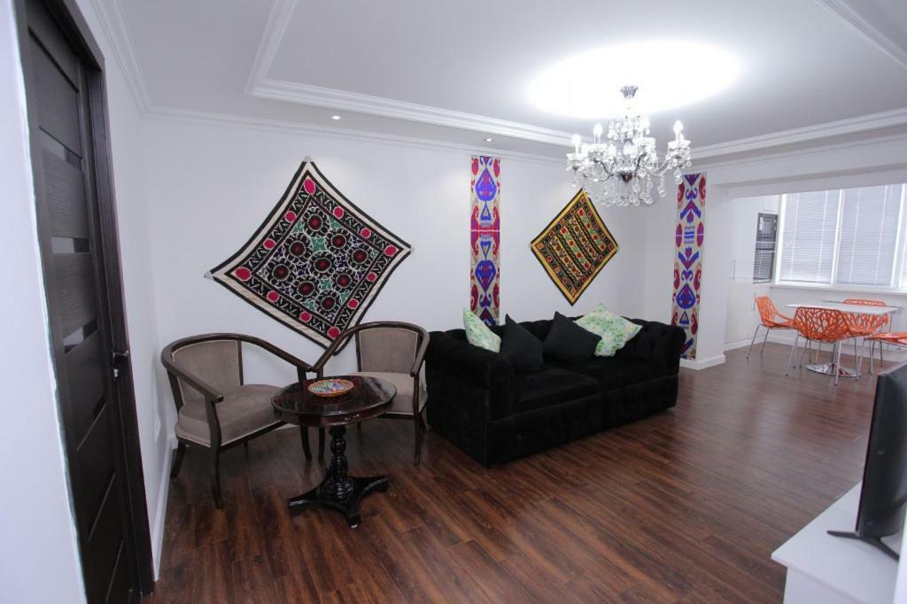 Overlooking Registan Square Luxury 2 Bedrooms Apartment Samarcanda Exterior foto